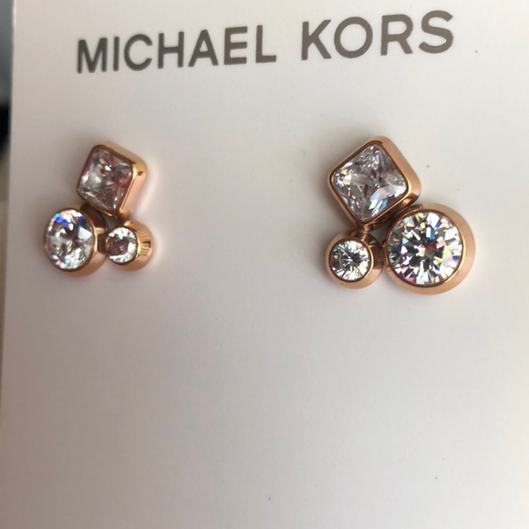 NEW MICHAEL KORS ROSEGOLD CZ CLUSTER STUD EARRINGS - Picture 2 of 7